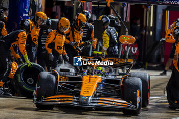 2024-07-07 - Lando Norris (GBR) - McLaren Formula 1 Team - McLaren MCL38 - Mercedes during the Race on day 4, Sunday july 7, 2024 of the formula 1 qatar airways british grand prix 2024, scheduled to take place at the silverstone circuit from july 5 to july 7, 2024 - FORMULA 1 - QATAR AIRWAYS BRITISHGRAND PRIX 2024 - RACE - FORMULA 1 - MOTORS