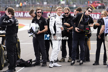 2024-07-07 - Brad Pitt (USA) Actor filming F1 Movie, during the Race on day 4, Sunday july 7, 2024 of the formula 1 qatar airways british grand prix 2024, scheduled to take place at the silverstone circuit from july 5 to july 7, 2024 - FORMULA 1 - QATAR AIRWAYS BRITISHGRAND PRIX 2024 - RACE - FORMULA 1 - MOTORS