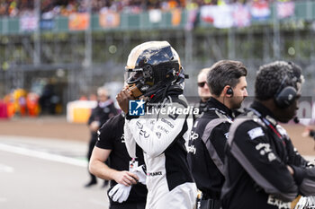 2024-07-07 - Brad Pitt (USA) Actor filming F1 Movie, during the Race on day 4, Sunday july 7, 2024 of the formula 1 qatar airways british grand prix 2024, scheduled to take place at the silverstone circuit from july 5 to july 7, 2024 - FORMULA 1 - QATAR AIRWAYS BRITISHGRAND PRIX 2024 - RACE - FORMULA 1 - MOTORS