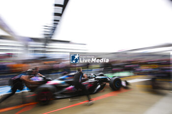 2024-07-05 - Alpine F1 Team A524, pit stop practice during the Formula 1 Qatar Airways British Grand Prix 2024, 12th round of the 2024 Formula One World Championship from July 5 to 7, 2024 on the Silverstone Circuit, in Silverstone, United Kingdom - F1 - BRITISH GRAND PRIX 2024 - FORMULA 1 - MOTORS