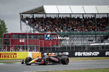 2024-07-05 - 01 VERSTAPPEN Max (nld), Red Bull Racing RB20, action during the Formula 1 Qatar Airways British Grand Prix 2024, 12th round of the 2024 Formula One World Championship from July 5 to 7, 2024 on the Silverstone Circuit, in Silverstone, United Kingdom - F1 - BRITISH GRAND PRIX 2024 - FORMULA 1 - MOTORS