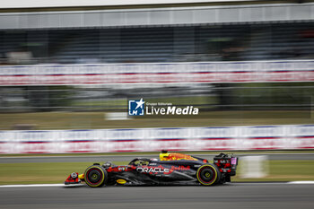 2024-07-05 - 01 VERSTAPPEN Max (nld), Red Bull Racing RB20, action during the Formula 1 Qatar Airways British Grand Prix 2024, 12th round of the 2024 Formula One World Championship from July 5 to 7, 2024 on the Silverstone Circuit, in Silverstone, United Kingdom - F1 - BRITISH GRAND PRIX 2024 - FORMULA 1 - MOTORS