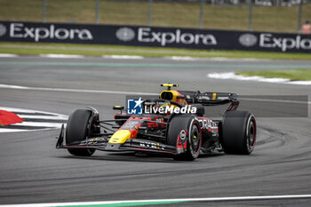 2024-07-05 - 37 HADJAR Isack (fra), Red Bull Racing RB20, action during the Formula 1 Qatar Airways British Grand Prix 2024, 12th round of the 2024 Formula One World Championship from July 5 to 7, 2024 on the Silverstone Circuit, in Silverstone, United Kingdom - F1 - BRITISH GRAND PRIX 2024 - FORMULA 1 - MOTORS