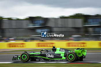 2024-07-05 - 77 BOTTAS Valtteri (fin), Stake F1 Team Kick Sauber C44, action during the Formula 1 Qatar Airways British Grand Prix 2024, 12th round of the 2024 Formula One World Championship from July 5 to 7, 2024 on the Silverstone Circuit, in Silverstone, United Kingdom - F1 - BRITISH GRAND PRIX 2024 - FORMULA 1 - MOTORS