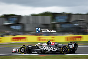 2024-07-05 - 27 HULKENBERG Nico (ger), Haas F1 Team VF-24 Ferrari, action during the Formula 1 Qatar Airways British Grand Prix 2024, 12th round of the 2024 Formula One World Championship from July 5 to 7, 2024 on the Silverstone Circuit, in Silverstone, United Kingdom - F1 - BRITISH GRAND PRIX 2024 - FORMULA 1 - MOTORS