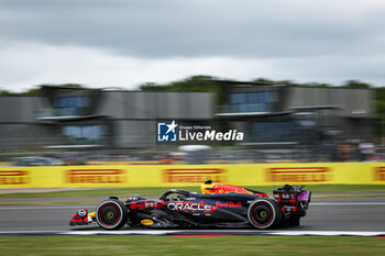 2024-07-05 - 37 HADJAR Isack (fra), Red Bull Racing RB20, action during the Formula 1 Qatar Airways British Grand Prix 2024, 12th round of the 2024 Formula One World Championship from July 5 to 7, 2024 on the Silverstone Circuit, in Silverstone, United Kingdom - F1 - BRITISH GRAND PRIX 2024 - FORMULA 1 - MOTORS