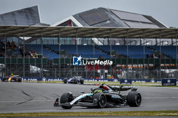 2024-07-05 - 44 HAMILTON Lewis (gbr), Mercedes AMG F1 Team W15, action during the Formula 1 Qatar Airways British Grand Prix 2024, 12th round of the 2024 Formula One World Championship from July 5 to 7, 2024 on the Silverstone Circuit, in Silverstone, United Kingdom - F1 - BRITISH GRAND PRIX 2024 - FORMULA 1 - MOTORS