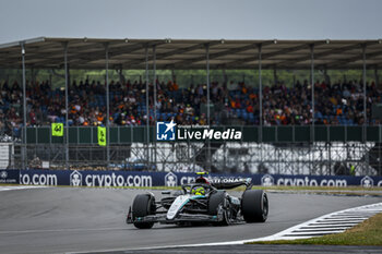 2024-07-05 - 44 HAMILTON Lewis (gbr), Mercedes AMG F1 Team W15, action during the Formula 1 Qatar Airways British Grand Prix 2024, 12th round of the 2024 Formula One World Championship from July 5 to 7, 2024 on the Silverstone Circuit, in Silverstone, United Kingdom - F1 - BRITISH GRAND PRIX 2024 - FORMULA 1 - MOTORS