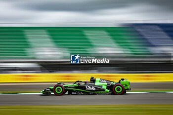 2024-07-05 - 24 ZHOU Guanyu (chi), Stake F1 Team Kick Sauber C44, action during the Formula 1 Qatar Airways British Grand Prix 2024, 12th round of the 2024 Formula One World Championship from July 5 to 7, 2024 on the Silverstone Circuit, in Silverstone, United Kingdom - F1 - BRITISH GRAND PRIX 2024 - FORMULA 1 - MOTORS