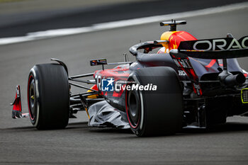 2024-07-05 - 01 VERSTAPPEN Max (nld), Red Bull Racing RB20, action during the Formula 1 Qatar Airways British Grand Prix 2024, 12th round of the 2024 Formula One World Championship from July 5 to 7, 2024 on the Silverstone Circuit, in Silverstone, United Kingdom - F1 - BRITISH GRAND PRIX 2024 - FORMULA 1 - MOTORS