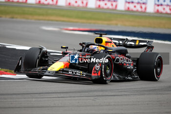 2024-07-05 - 01 VERSTAPPEN Max (nld), Red Bull Racing RB20, action during the Formula 1 Qatar Airways British Grand Prix 2024, 12th round of the 2024 Formula One World Championship from July 5 to 7, 2024 on the Silverstone Circuit, in Silverstone, United Kingdom - F1 - BRITISH GRAND PRIX 2024 - FORMULA 1 - MOTORS