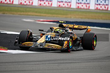 2024-07-05 - 04 NORRIS Lando (gbr), McLaren F1 Team MCL38, action during the Formula 1 Qatar Airways British Grand Prix 2024, 12th round of the 2024 Formula One World Championship from July 5 to 7, 2024 on the Silverstone Circuit, in Silverstone, United Kingdom - F1 - BRITISH GRAND PRIX 2024 - FORMULA 1 - MOTORS