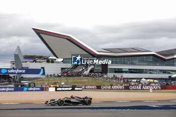 2024-07-05 - 44 HAMILTON Lewis (gbr), Mercedes AMG F1 Team W15, action during the Formula 1 Qatar Airways British Grand Prix 2024, 12th round of the 2024 Formula One World Championship from July 5 to 7, 2024 on the Silverstone Circuit, in Silverstone, United Kingdom - F1 - BRITISH GRAND PRIX 2024 - FORMULA 1 - MOTORS