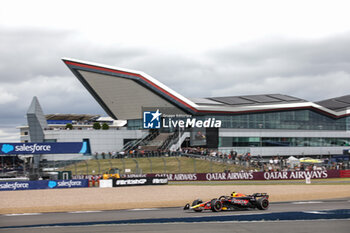 2024-07-05 - 37 HADJAR Isack (fra), Red Bull Racing RB20, action during the Formula 1 Qatar Airways British Grand Prix 2024, 12th round of the 2024 Formula One World Championship from July 5 to 7, 2024 on the Silverstone Circuit, in Silverstone, United Kingdom - F1 - BRITISH GRAND PRIX 2024 - FORMULA 1 - MOTORS