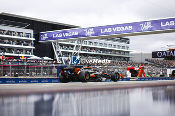 2024-07-05 - 81 PIASTRI Oscar (aus), McLaren F1 Team MCL38, action during the Formula 1 Qatar Airways British Grand Prix 2024, 12th round of the 2024 Formula One World Championship from July 5 to 7, 2024 on the Silverstone Circuit, in Silverstone, United Kingdom - F1 - BRITISH GRAND PRIX 2024 - FORMULA 1 - MOTORS