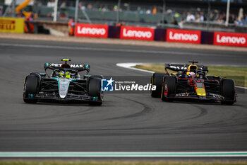 2024-07-05 - 44 HAMILTON Lewis (gbr), Mercedes AMG F1 Team W15, action 01 VERSTAPPEN Max (nld), Red Bull Racing RB20, action during the Formula 1 Qatar Airways British Grand Prix 2024, 12th round of the 2024 Formula One World Championship from July 5 to 7, 2024 on the Silverstone Circuit, in Silverstone, United Kingdom - F1 - BRITISH GRAND PRIX 2024 - FORMULA 1 - MOTORS