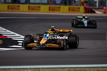 2024-07-05 - 04 NORRIS Lando (gbr), McLaren F1 Team MCL38, action during the Formula 1 Qatar Airways British Grand Prix 2024, 12th round of the 2024 Formula One World Championship from July 5 to 7, 2024 on the Silverstone Circuit, in Silverstone, United Kingdom - F1 - BRITISH GRAND PRIX 2024 - FORMULA 1 - MOTORS