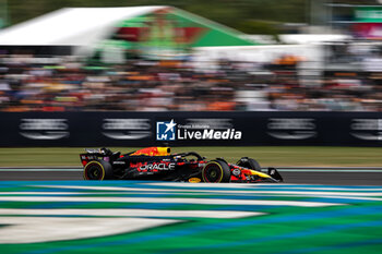 2024-07-05 - 01 VERSTAPPEN Max (nld), Red Bull Racing RB20, action during the Formula 1 Qatar Airways British Grand Prix 2024, 12th round of the 2024 Formula One World Championship from July 5 to 7, 2024 on the Silverstone Circuit, in Silverstone, United Kingdom - F1 - BRITISH GRAND PRIX 2024 - FORMULA 1 - MOTORS