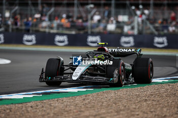 2024-07-05 - 44 HAMILTON Lewis (gbr), Mercedes AMG F1 Team W15, action during the Formula 1 Qatar Airways British Grand Prix 2024, 12th round of the 2024 Formula One World Championship from July 5 to 7, 2024 on the Silverstone Circuit, in Silverstone, United Kingdom - F1 - BRITISH GRAND PRIX 2024 - FORMULA 1 - MOTORS