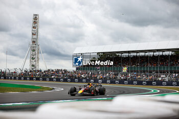 2024-07-05 - 01 VERSTAPPEN Max (nld), Red Bull Racing RB20, action during the Formula 1 Qatar Airways British Grand Prix 2024, 12th round of the 2024 Formula One World Championship from July 5 to 7, 2024 on the Silverstone Circuit, in Silverstone, United Kingdom - F1 - BRITISH GRAND PRIX 2024 - FORMULA 1 - MOTORS