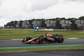 2024-07-05 - 01 VERSTAPPEN Max (nld), Red Bull Racing RB20, action during the Formula 1 Qatar Airways British Grand Prix 2024, 12th round of the 2024 Formula One World Championship from July 5 to 7, 2024 on the Silverstone Circuit, in Silverstone, United Kingdom - F1 - BRITISH GRAND PRIX 2024 - FORMULA 1 - MOTORS