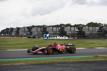 2024-07-05 - 55 SAINZ Carlos (spa), Scuderia Ferrari SF-24, action during the Formula 1 Qatar Airways British Grand Prix 2024, 12th round of the 2024 Formula One World Championship from July 5 to 7, 2024 on the Silverstone Circuit, in Silverstone, United Kingdom - F1 - BRITISH GRAND PRIX 2024 - FORMULA 1 - MOTORS