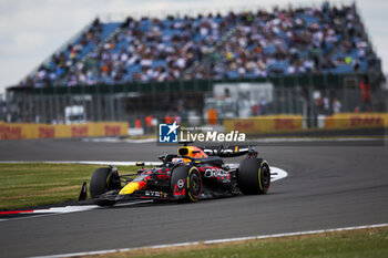 2024-07-05 - 01 VERSTAPPEN Max (nld), Red Bull Racing RB20, action during the Formula 1 Qatar Airways British Grand Prix 2024, 12th round of the 2024 Formula One World Championship from July 5 to 7, 2024 on the Silverstone Circuit, in Silverstone, United Kingdom - F1 - BRITISH GRAND PRIX 2024 - FORMULA 1 - MOTORS