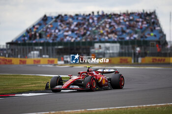 2024-07-05 - 55 SAINZ Carlos (spa), Scuderia Ferrari SF-24, action during the Formula 1 Qatar Airways British Grand Prix 2024, 12th round of the 2024 Formula One World Championship from July 5 to 7, 2024 on the Silverstone Circuit, in Silverstone, United Kingdom - F1 - BRITISH GRAND PRIX 2024 - FORMULA 1 - MOTORS