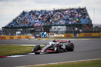 2024-07-05 - 27 HULKENBERG Nico (ger), Haas F1 Team VF-24 Ferrari, action during the Formula 1 Qatar Airways British Grand Prix 2024, 12th round of the 2024 Formula One World Championship from July 5 to 7, 2024 on the Silverstone Circuit, in Silverstone, United Kingdom - F1 - BRITISH GRAND PRIX 2024 - FORMULA 1 - MOTORS