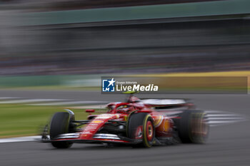 2024-07-05 - 55 SAINZ Carlos (spa), Scuderia Ferrari SF-24, action during the Formula 1 Qatar Airways British Grand Prix 2024, 12th round of the 2024 Formula One World Championship from July 5 to 7, 2024 on the Silverstone Circuit, in Silverstone, United Kingdom - F1 - BRITISH GRAND PRIX 2024 - FORMULA 1 - MOTORS