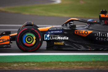 2024-07-05 - 81 PIASTRI Oscar (aus), McLaren F1 Team MCL38, action during the Formula 1 Qatar Airways British Grand Prix 2024, 12th round of the 2024 Formula One World Championship from July 5 to 7, 2024 on the Silverstone Circuit, in Silverstone, United Kingdom - F1 - BRITISH GRAND PRIX 2024 - FORMULA 1 - MOTORS