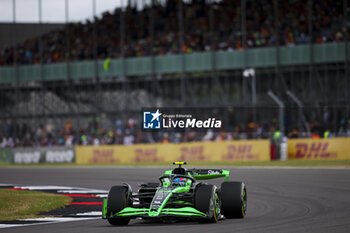 2024-07-05 - 24 ZHOU Guanyu (chi), Stake F1 Team Kick Sauber C44, action during the Formula 1 Qatar Airways British Grand Prix 2024, 12th round of the 2024 Formula One World Championship from July 5 to 7, 2024 on the Silverstone Circuit, in Silverstone, United Kingdom - F1 - BRITISH GRAND PRIX 2024 - FORMULA 1 - MOTORS