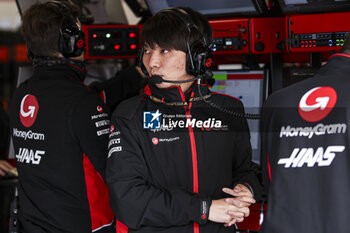 2024-07-05 - Haas F1 Team engineers team member during the Formula 1 Qatar Airways British Grand Prix 2024, 12th round of the 2024 Formula One World Championship from July 5 to 7, 2024 on the Silverstone Circuit, in Silverstone, United Kingdom - F1 - BRITISH GRAND PRIX 2024 - FORMULA 1 - MOTORS