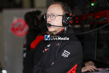 2024-07-05 - Haas F1 Team engineers team member during the Formula 1 Qatar Airways British Grand Prix 2024, 12th round of the 2024 Formula One World Championship from July 5 to 7, 2024 on the Silverstone Circuit, in Silverstone, United Kingdom - F1 - BRITISH GRAND PRIX 2024 - FORMULA 1 - MOTORS