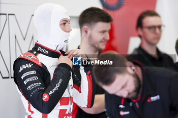 2024-07-05 - BEARMAN Ollie, Haas F1 Team VF-24 Ferrari, portrait, during the Formula 1 Qatar Airways British Grand Prix 2024, 12th round of the 2024 Formula One World Championship from July 5 to 7, 2024 on the Silverstone Circuit, in Silverstone, United Kingdom - F1 - BRITISH GRAND PRIX 2024 - FORMULA 1 - MOTORS