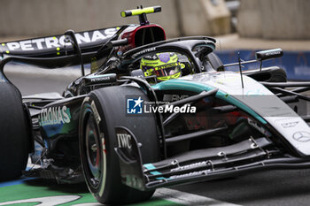 2024-07-05 - HAMILTON Lewis (gbr), Mercedes AMG F1 Team W15, portrait during the Formula 1 Qatar Airways British Grand Prix 2024, 12th round of the 2024 Formula One World Championship from July 5 to 7, 2024 on the Silverstone Circuit, in Silverstone, United Kingdom - F1 - BRITISH GRAND PRIX 2024 - FORMULA 1 - MOTORS