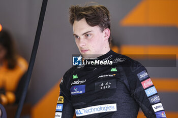 2024-07-05 - PIASTRI Oscar (aus), McLaren F1 Team MCL38, portrait during the Formula 1 Qatar Airways British Grand Prix 2024, 12th round of the 2024 Formula One World Championship from July 5 to 7, 2024 on the Silverstone Circuit, in Silverstone, United Kingdom - F1 - BRITISH GRAND PRIX 2024 - FORMULA 1 - MOTORS