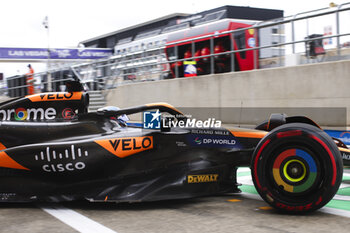 2024-07-05 - PIASTRI Oscar (aus), McLaren F1 Team MCL38, portrait during the Formula 1 Qatar Airways British Grand Prix 2024, 12th round of the 2024 Formula One World Championship from July 5 to 7, 2024 on the Silverstone Circuit, in Silverstone, United Kingdom - F1 - BRITISH GRAND PRIX 2024 - FORMULA 1 - MOTORS