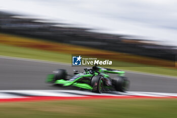 2024-07-05 - 24 ZHOU Guanyu (chi), Stake F1 Team Kick Sauber C44, action during the Formula 1 Qatar Airways British Grand Prix 2024, 12th round of the 2024 Formula One World Championship from July 5 to 7, 2024 on the Silverstone Circuit, in Silverstone, United Kingdom - F1 - BRITISH GRAND PRIX 2024 - FORMULA 1 - MOTORS