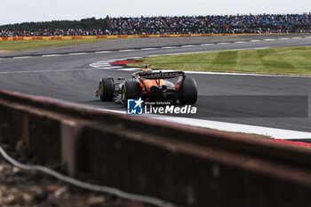 2024-07-05 - 04 NORRIS Lando (gbr), McLaren F1 Team MCL38, action during the Formula 1 Qatar Airways British Grand Prix 2024, 12th round of the 2024 Formula One World Championship from July 5 to 7, 2024 on the Silverstone Circuit, in Silverstone, United Kingdom - F1 - BRITISH GRAND PRIX 2024 - FORMULA 1 - MOTORS