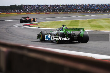 2024-07-05 - 24 ZHOU Guanyu (chi), Stake F1 Team Kick Sauber C44, action during the Formula 1 Qatar Airways British Grand Prix 2024, 12th round of the 2024 Formula One World Championship from July 5 to 7, 2024 on the Silverstone Circuit, in Silverstone, United Kingdom - F1 - BRITISH GRAND PRIX 2024 - FORMULA 1 - MOTORS