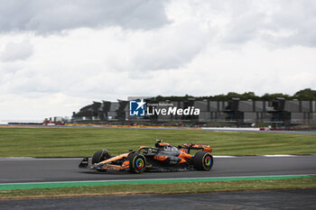 2024-07-05 - 04 NORRIS Lando (gbr), McLaren F1 Team MCL38, action during the Formula 1 Qatar Airways British Grand Prix 2024, 12th round of the 2024 Formula One World Championship from July 5 to 7, 2024 on the Silverstone Circuit, in Silverstone, United Kingdom - F1 - BRITISH GRAND PRIX 2024 - FORMULA 1 - MOTORS