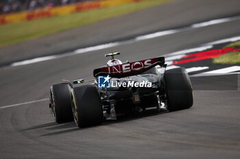 2024-07-05 - 44 HAMILTON Lewis (gbr), Mercedes AMG F1 Team W15, action during the Formula 1 Qatar Airways British Grand Prix 2024, 12th round of the 2024 Formula One World Championship from July 5 to 7, 2024 on the Silverstone Circuit, in Silverstone, United Kingdom - F1 - BRITISH GRAND PRIX 2024 - FORMULA 1 - MOTORS