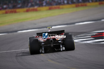 2024-07-05 - 55 SAINZ Carlos (spa), Scuderia Ferrari SF-24, action during the Formula 1 Qatar Airways British Grand Prix 2024, 12th round of the 2024 Formula One World Championship from July 5 to 7, 2024 on the Silverstone Circuit, in Silverstone, United Kingdom - F1 - BRITISH GRAND PRIX 2024 - FORMULA 1 - MOTORS