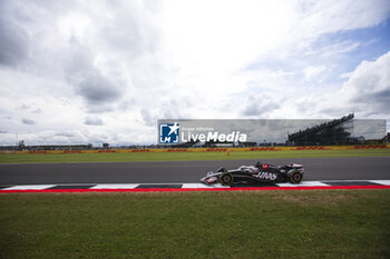 2024-07-05 - 20 MAGNUSSEN Kevin (den), Haas F1 Team VF-24 Ferrari, action during the Formula 1 Qatar Airways British Grand Prix 2024, 12th round of the 2024 Formula One World Championship from July 5 to 7, 2024 on the Silverstone Circuit, in Silverstone, United Kingdom - F1 - BRITISH GRAND PRIX 2024 - FORMULA 1 - MOTORS