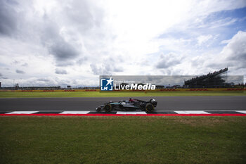 2024-07-05 - 63 RUSSELL George (gbr), Mercedes AMG F1 Team W15, action during the Formula 1 Qatar Airways British Grand Prix 2024, 12th round of the 2024 Formula One World Championship from July 5 to 7, 2024 on the Silverstone Circuit, in Silverstone, United Kingdom - F1 - BRITISH GRAND PRIX 2024 - FORMULA 1 - MOTORS