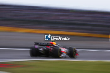 2024-07-05 - 11 PEREZ Sergio (mex), Red Bull Racing RB20, action during the Formula 1 Qatar Airways British Grand Prix 2024, 12th round of the 2024 Formula One World Championship from July 5 to 7, 2024 on the Silverstone Circuit, in Silverstone, United Kingdom - F1 - BRITISH GRAND PRIX 2024 - FORMULA 1 - MOTORS