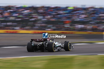 2024-07-05 - 44 HAMILTON Lewis (gbr), Mercedes AMG F1 Team W15, action during the Formula 1 Qatar Airways British Grand Prix 2024, 12th round of the 2024 Formula One World Championship from July 5 to 7, 2024 on the Silverstone Circuit, in Silverstone, United Kingdom - F1 - BRITISH GRAND PRIX 2024 - FORMULA 1 - MOTORS