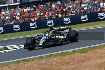 2024-07-05 - 44 HAMILTON Lewis (gbr), Mercedes AMG F1 Team W15, action during the Formula 1 Qatar Airways British Grand Prix 2024, 12th round of the 2024 Formula One World Championship from July 5 to 7, 2024 on the Silverstone Circuit, in Silverstone, United Kingdom - F1 - BRITISH GRAND PRIX 2024 - FORMULA 1 - MOTORS