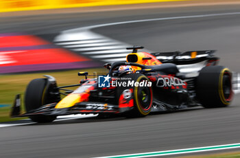 2024-07-05 - 01 VERSTAPPEN Max (nld), Red Bull Racing RB20, action during the Formula 1 Qatar Airways British Grand Prix 2024, 12th round of the 2024 Formula One World Championship from July 5 to 7, 2024 on the Silverstone Circuit, in Silverstone, United Kingdom - F1 - BRITISH GRAND PRIX 2024 - FORMULA 1 - MOTORS